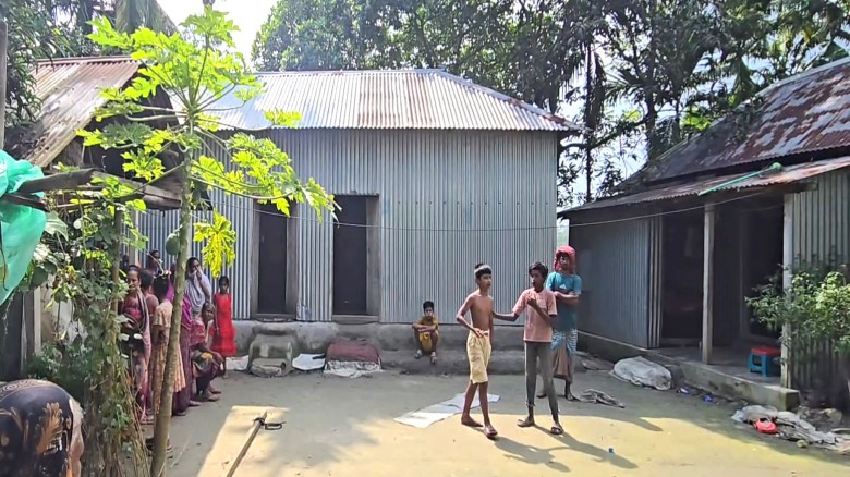 মির্জাপুরে বসতঘর থেকে মা-মেয়ের মরদেহ উদ্ধার