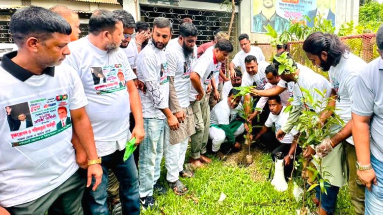 মির্জাপুরে স্বেচ্ছাসেবক দলের প্রতিষ্ঠাবার্ষিকীতে বৃক্ষরোপণ ও পরিচ্ছন্নতা কর্মসূচি...