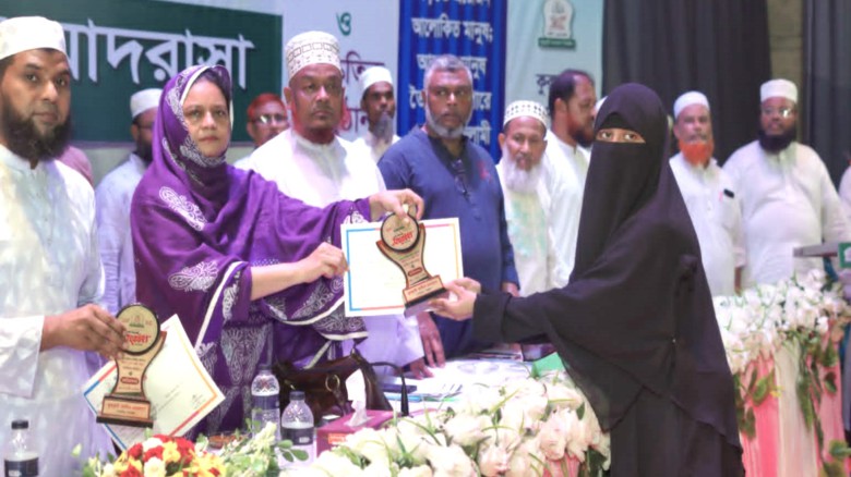 কুরতুবী মাদরাসার পুরস্কার বিতরণ, বিতর্ক প্রতিযোগিতা সাংস্কৃত