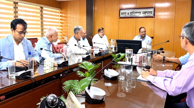 ডিম-মাংসের উৎপাদন বাড়িয়ে দাম যৌক্তিক পর্যায়ে রাখতে হবে :  প্