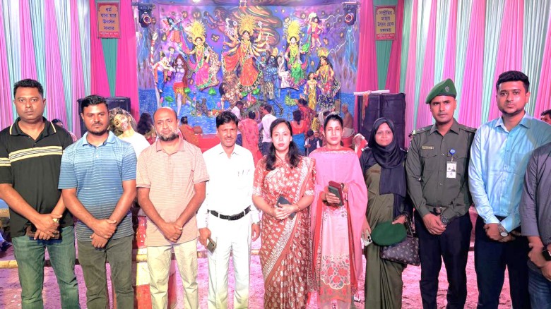 ঘাটাইলে বিভিন্ন পূজামণ্ডপ পরিদর্শনে ইউএনও নুরী তাসমিন উর্মি...