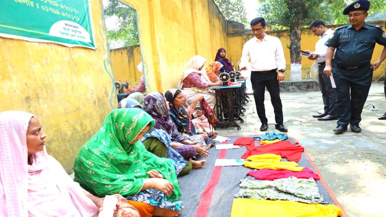 টাঙ্গাইল জেলা কারাগার পরিদর্শনে জেলা প্রশাসক আবু সাঈদ